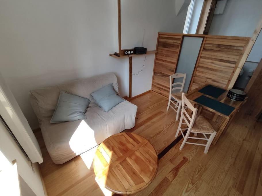 Studio Sympa Avec Petit Dejeuner Entre Canal Et Loire Roanne Exterior foto